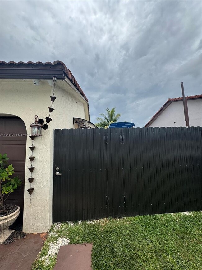 15411 SW 177th Terrace in Miami, FL - Building Photo - Building Photo