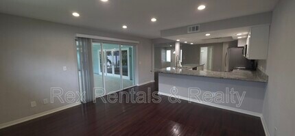 3184 62nd Way N in St. Petersburg, FL - Building Photo - Building Photo
