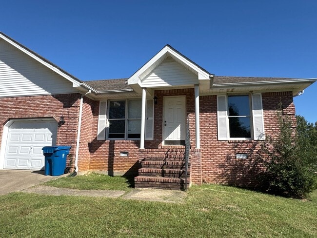 property at 1402 Valleywood Dr