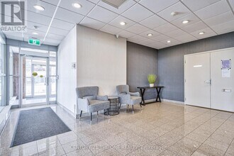 5940 Yonge St in Toronto, ON - Building Photo - Building Photo