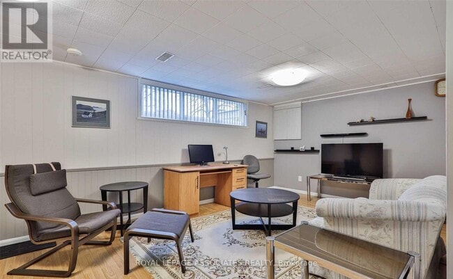 166 Lynnbrook Dr in Toronto, ON - Building Photo - Building Photo