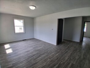 1497 E Fairchild St in Danville, IL - Building Photo - Building Photo