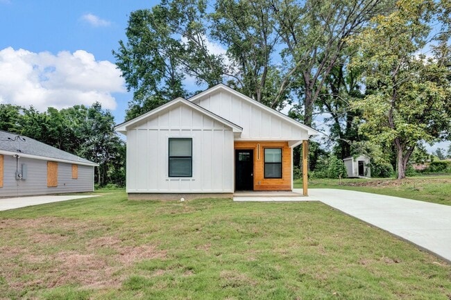 property at 252 Dixie Rd