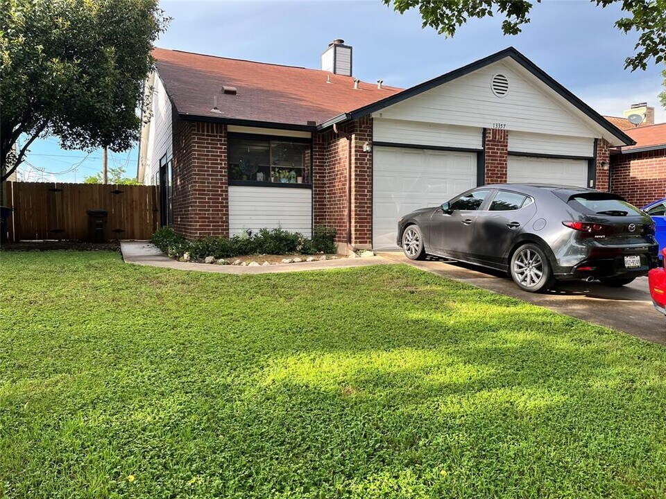 13357 Water Oak Ln in Austin, TX - Building Photo