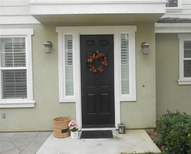 301 Toyon Ln in Vacaville, CA - Foto de edificio - Building Photo