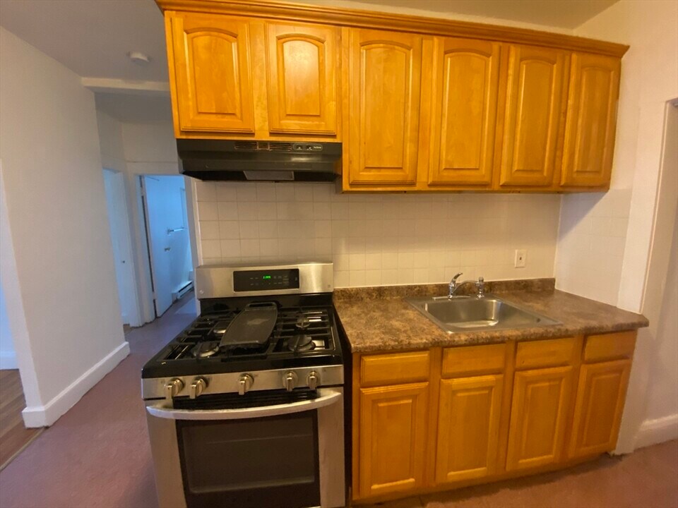 451 Norfolk St in Boston, MA - Building Photo