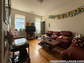 16 Copenger St, Unit 2 in Roxbury Crossing, MA - Foto de edificio - Building Photo