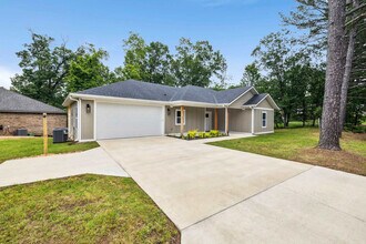 10 Granshire Dr in Bella Vista, AR - Building Photo - Building Photo