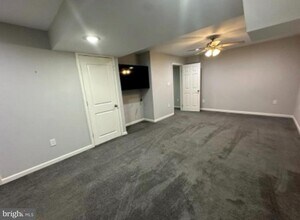 13216 Chestnut Oak Dr in Gaithersburg, MD - Building Photo - Building Photo