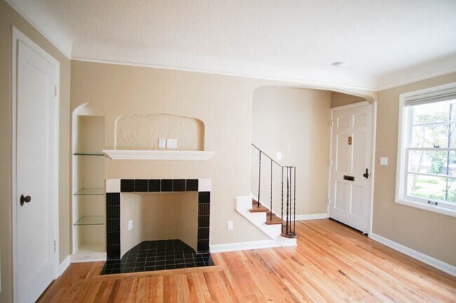 2407 NW Johnson St in Portland, OR - Building Photo - Building Photo