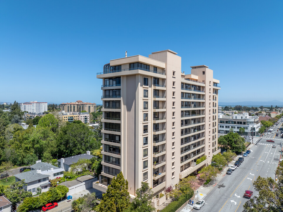 The Towers in San Mateo, CA - Foto de edificio