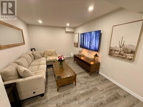 2412 Secreto Dr in Oshawa, ON - Building Photo - Building Photo