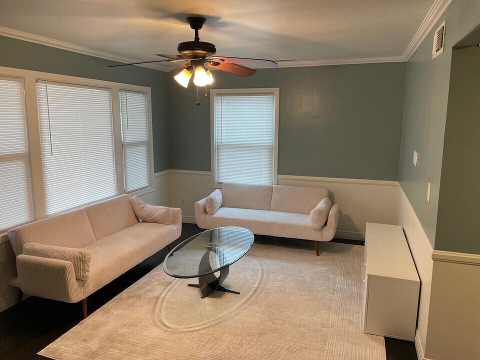 6728 Solita Ave in San Diego, CA - Building Photo