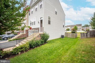 16660 Bolling Brook Ct in Woodbridge, VA - Building Photo - Building Photo