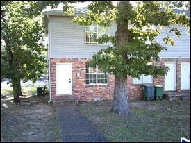 1805 Sanford Dr in Little Rock, AR - Building Photo