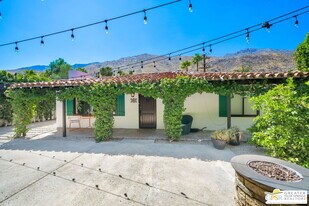 1861 S Palm Canyon Dr in Palm Springs, CA - Building Photo