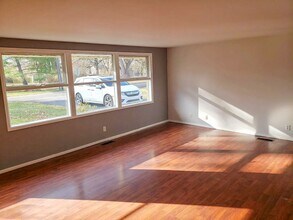 1000 W Cowing Dr in Muncie, IN - Building Photo - Building Photo