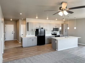 University Hills Village in Sioux Falls, SD - Building Photo