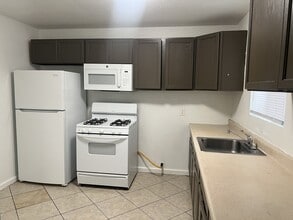 108 west 9th / York St in Pittsburg, CA - Building Photo - Building Photo