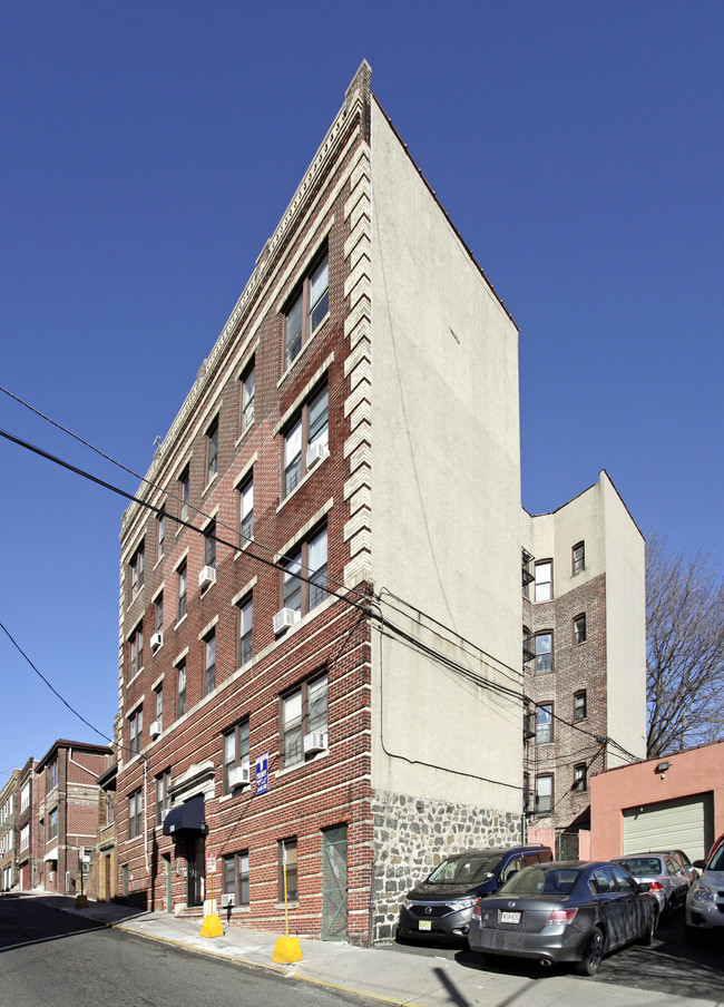 508 67th St in West New York, NJ - Building Photo - Building Photo