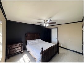 6259 NW 171st St in Hialeah, FL - Building Photo