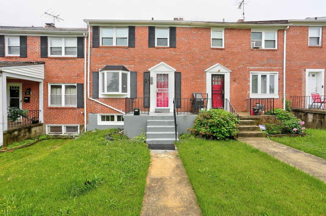 1929 E Belvedere Ave in Baltimore, MD - Building Photo