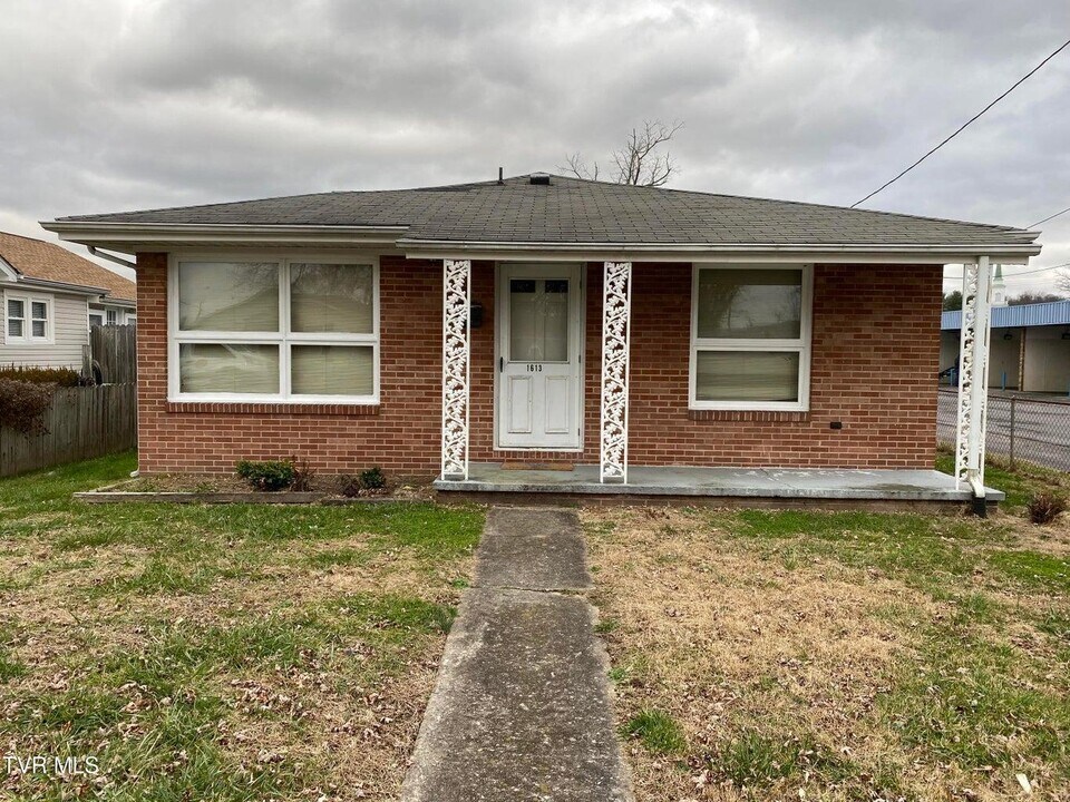 1613 F St in Kingsport, TN - Building Photo