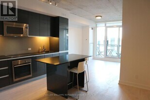 30 Minowan Miikan Ln in Toronto, ON - Building Photo