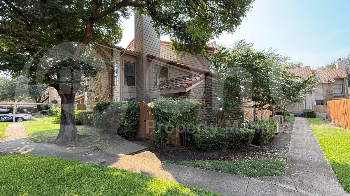 855 Dublin Dr in Richardson, TX - Building Photo