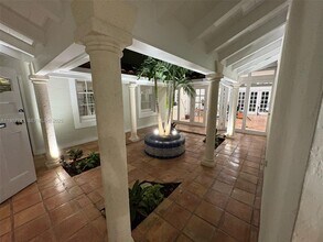 3240 Morris Ln in Miami, FL - Foto de edificio - Building Photo