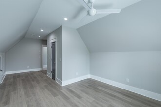 7 Sanctuary Ct-Unit -7-201 in Charleston, SC - Foto de edificio - Building Photo