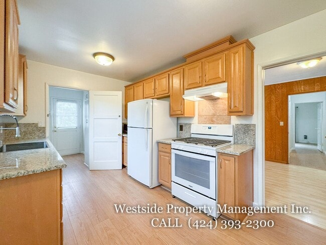 4400 Vinton Ave in Culver City, CA - Building Photo - Building Photo