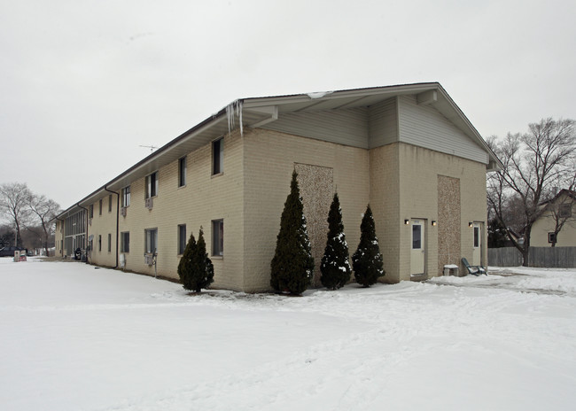 5112-5116 Pershing Blvd in Kenosha, WI - Building Photo - Building Photo