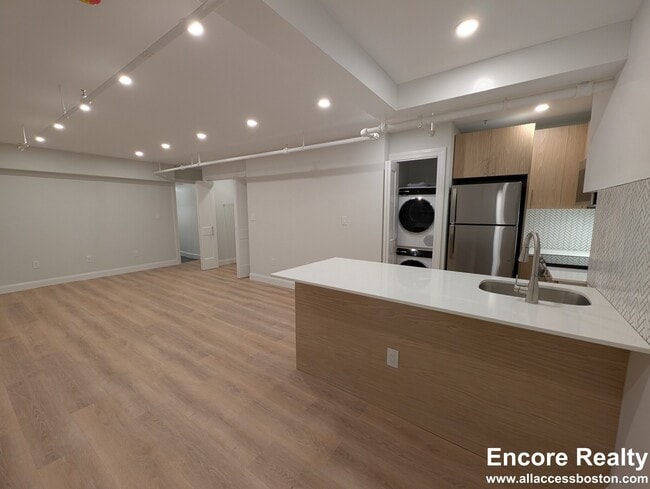 20 Joy St, Unit B in Boston, MA - Foto de edificio - Building Photo