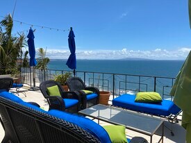 18139 Coastline Dr in Malibu, CA - Building Photo