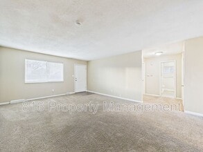 131 S Crescent Ave in Independence, MO - Building Photo - Building Photo