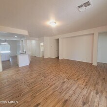 1930 N 92nd Dr in Phoenix, AZ - Building Photo - Building Photo