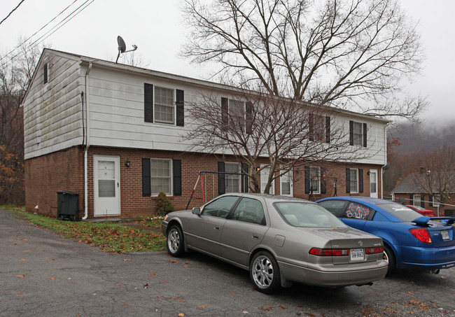 Buchanan Apartments in Buchanan, VA - Foto de edificio - Building Photo