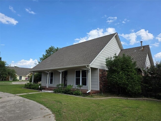 8100 N Bridgeport Ln in Bethany, OK - Building Photo - Building Photo