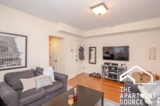 3433 N Lakewood Ave, Unit 3 in Chicago, IL - Building Photo - Building Photo