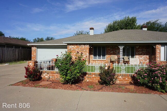 7904 Aberdeen Ave in Lubbock, TX - Building Photo - Building Photo