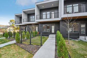 Hollander Row Homes in Minneapolis, MN - Foto de edificio - Building Photo