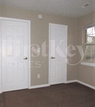 5139 Seerley Creek Rd in Indianapolis, IN - Foto de edificio - Building Photo