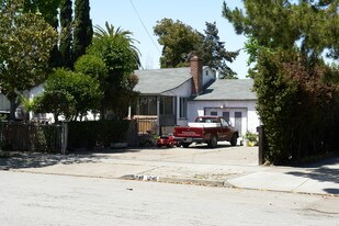 1045 8th Ave in Redwood City, CA - Building Photo