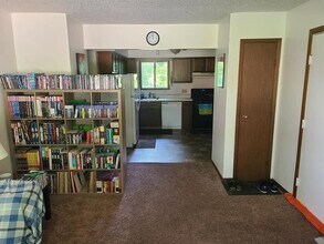 300 Bel Aire Ct in Burlington, IA - Building Photo - Building Photo