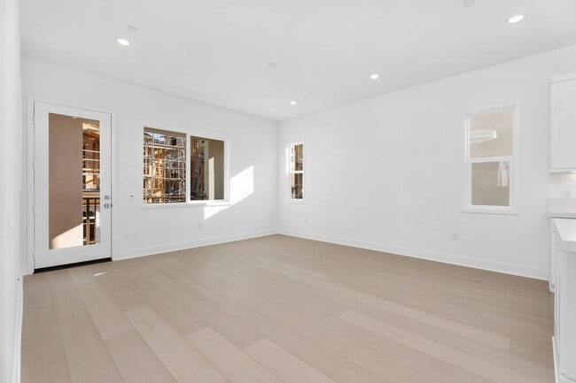 128 Seep in Irvine, CA - Building Photo - Building Photo