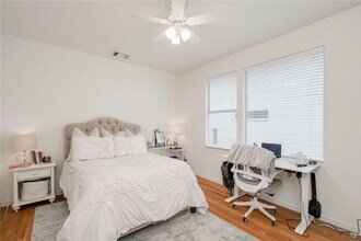 708 E 45th St in Austin, TX - Building Photo - Building Photo