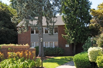227-245 NE 61st Ave in Portland, OR - Foto de edificio - Building Photo