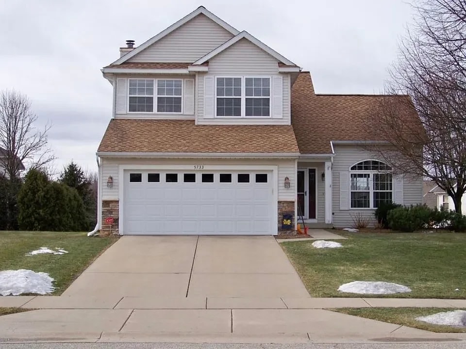 5733 Bayberry Farms Dr SW in Wyoming, MI - Building Photo