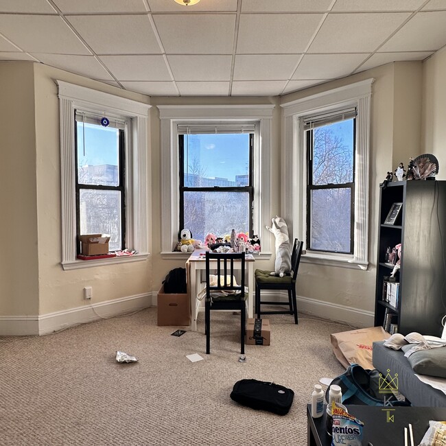 408 S Huntington Ave, Unit 24 in Boston, MA - Building Photo - Building Photo